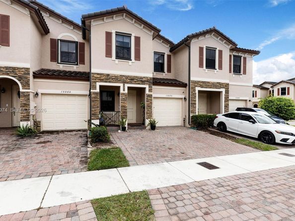 15070 SW 119th Ln, Miami FL 33196