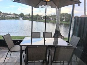 10830 NW 8th St, Pembroke Pines FL 33026