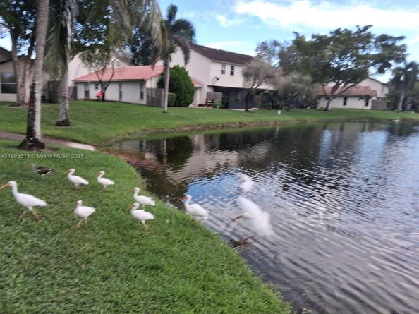 10830 NW 8th St, Pembroke Pines FL 33026