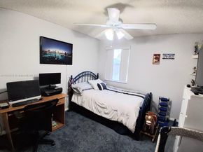 10830 NW 8th St, Pembroke Pines FL 33026