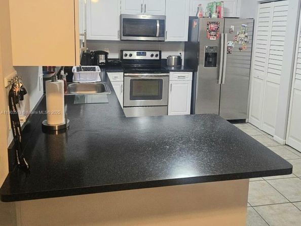 10830 NW 8th St, Pembroke Pines FL 33026