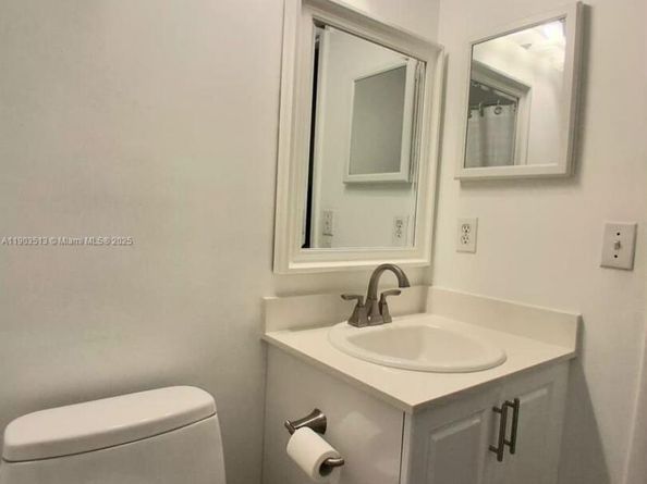 10830 NW 8th St, Pembroke Pines FL 33026