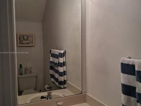 10830 NW 8th St, Pembroke Pines FL 33026