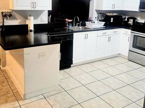 10830 NW 8th St, Pembroke Pines FL 33026