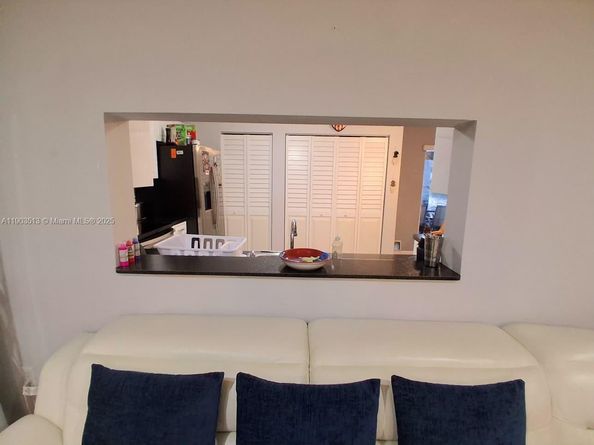 10830 NW 8th St, Pembroke Pines FL 33026