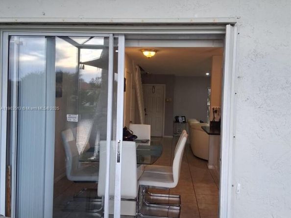 10830 NW 8th St, Pembroke Pines FL 33026