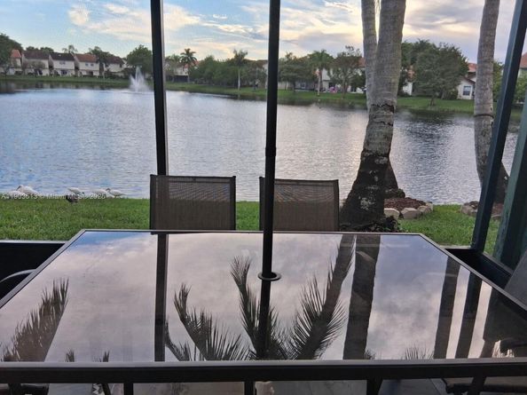 10830 NW 8th St, Pembroke Pines FL 33026