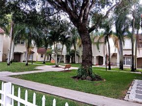 10830 NW 8th St, Pembroke Pines FL 33026