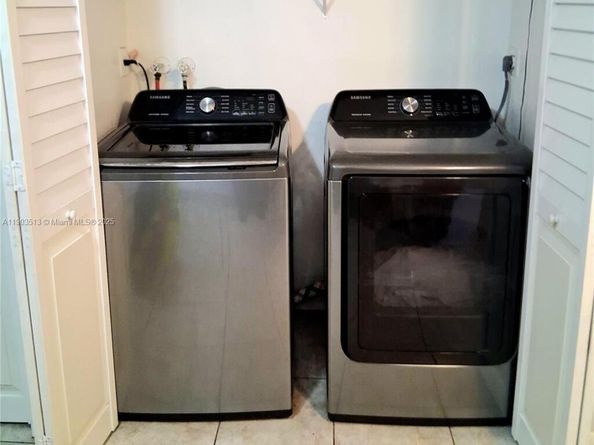 10830 NW 8th St, Pembroke Pines FL 33026