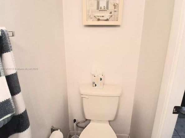 10830 NW 8th St, Pembroke Pines FL 33026