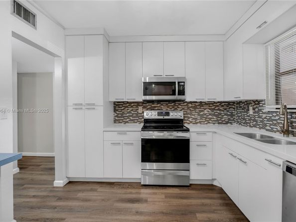 511 Ives Dairy Rd 1046, Miami FL 33179