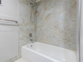 511 Ives Dairy Rd 1046, Miami FL 33179