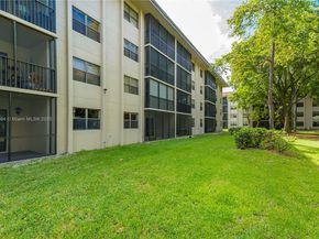 511 Ives Dairy Rd 1046, Miami FL 33179