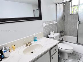 1670 NE 191st St 4033, Miami FL 33179