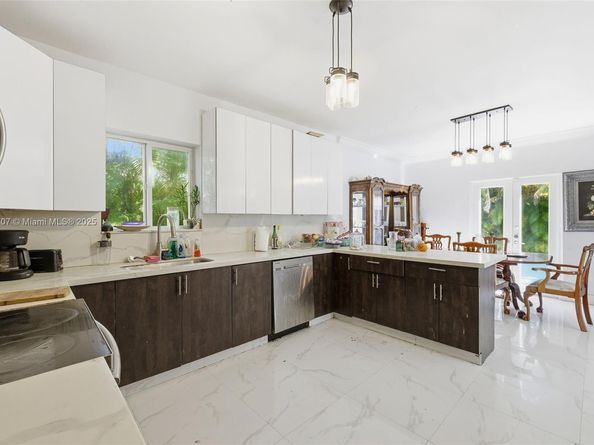 401 SW 28th Rd, Miami FL 33129