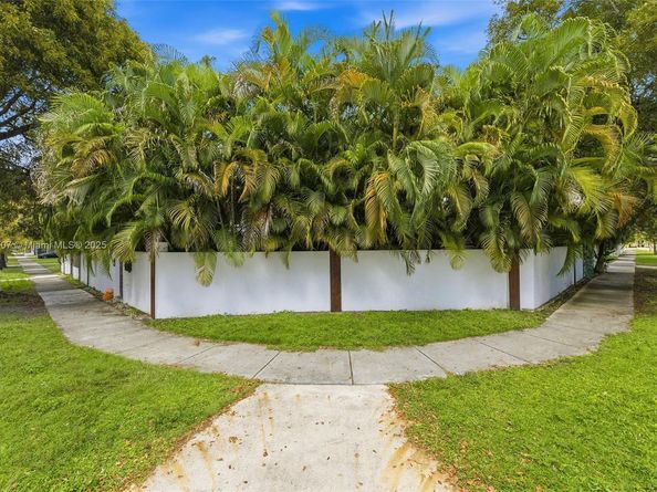401 SW 28th Rd, Miami FL 33129