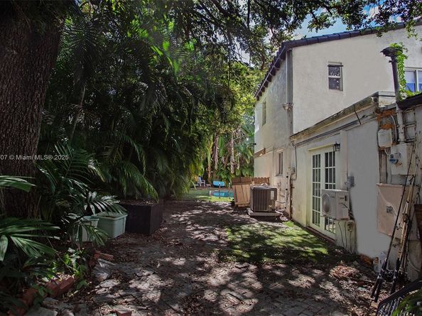 401 SW 28th Rd, Miami FL 33129