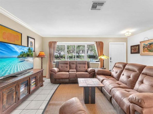 1030 Johnson St, Hollywood FL 33019