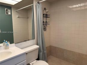 100 SE 6th Ave 207, Pompano Beach FL 33060