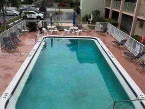 100 SE 6th Ave 207, Pompano Beach FL 33060