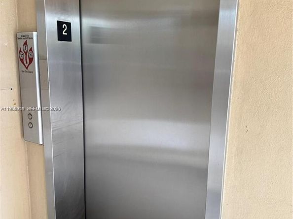 100 SE 6th Ave 207, Pompano Beach FL 33060