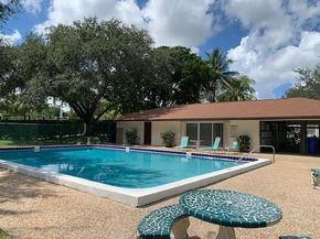 6710 S Parkway Dr 311, Margate FL 33068
