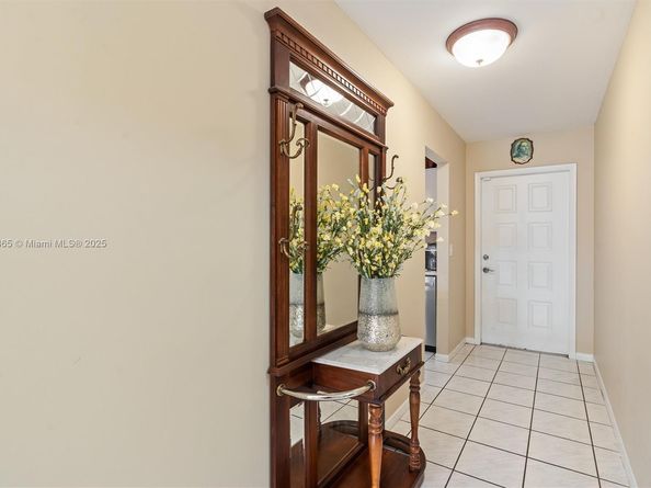 6710 S Parkway Dr 311, Margate FL 33068