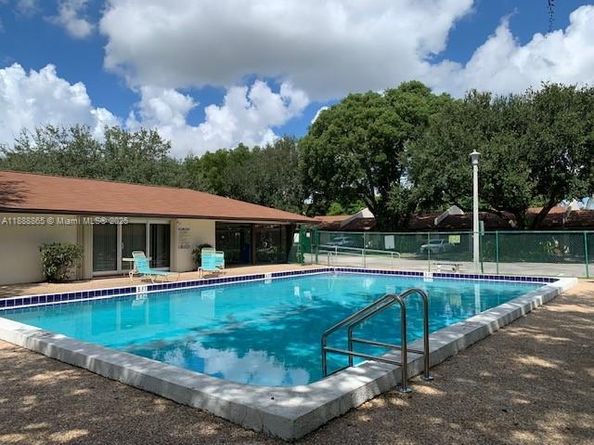 6710 S Parkway Dr 311, Margate FL 33068