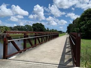 6710 S Parkway Dr 311, Margate FL 33068