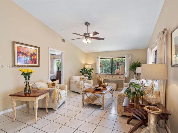 6710 S Parkway Dr 311, Margate FL 33068