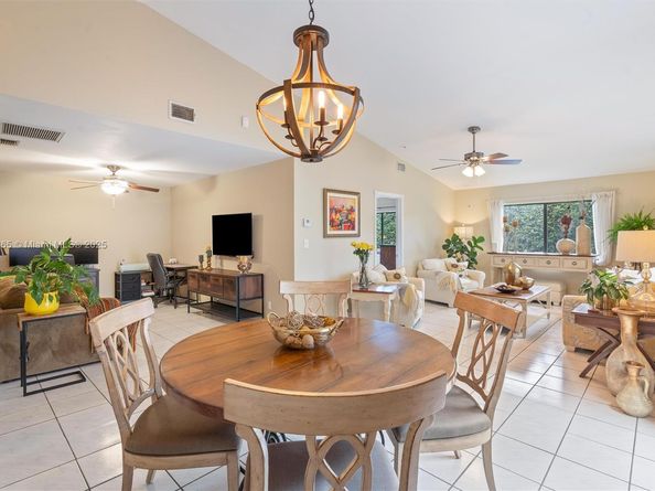 6710 S Parkway Dr 311, Margate FL 33068