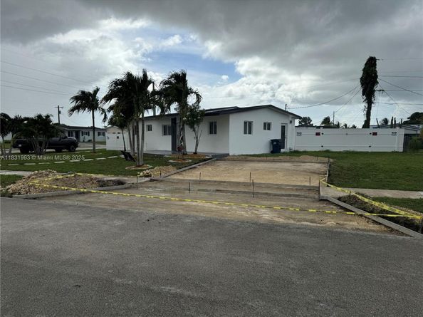 14621 SW 106th Ave, Miami FL 33176