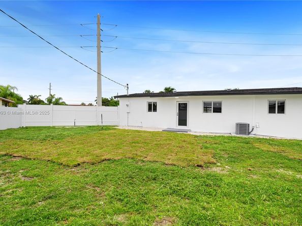 14621 SW 106th Ave, Miami FL 33176
