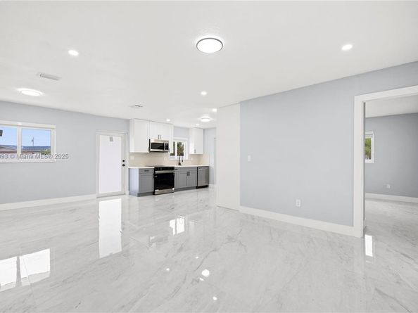 14621 SW 106th Ave, Miami FL 33176