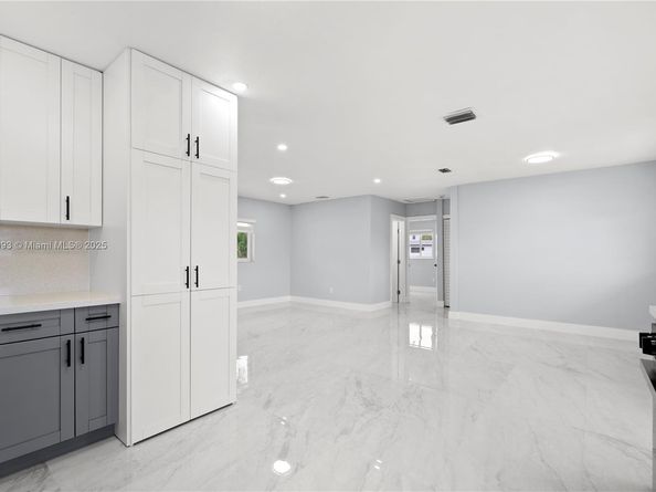 14621 SW 106th Ave, Miami FL 33176
