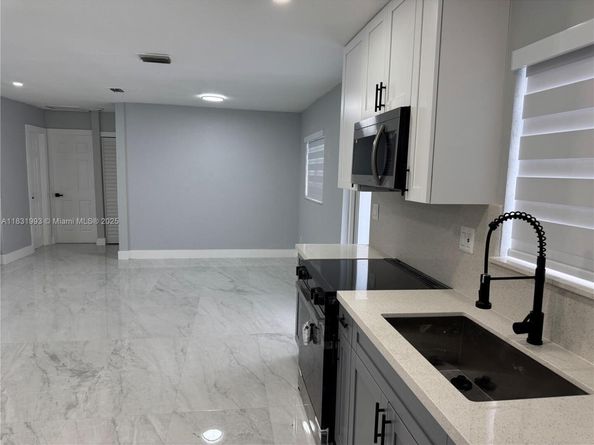 14621 SW 106th Ave, Miami FL 33176