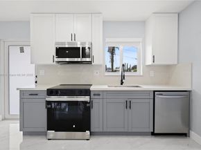 14621 SW 106th Ave, Miami FL 33176