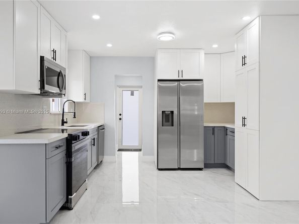 14621 SW 106th Ave, Miami FL 33176