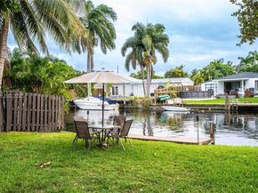 2634 Thomas St, Hollywood FL 33020