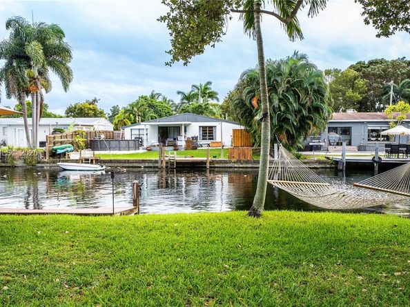 2634 Thomas St, Hollywood FL 33020