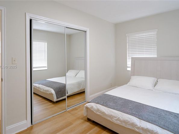 2634 Thomas St, Hollywood FL 33020