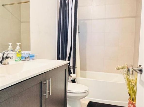 21463 NE 3rd Path, Miami FL 33179