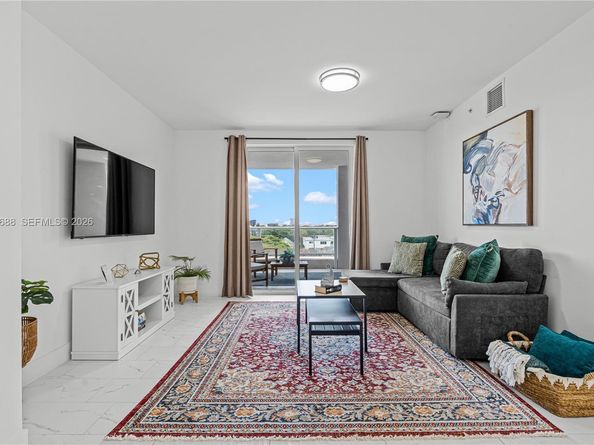1850 Monroe St 308, Hollywood FL 33020
