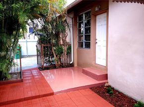 795 NW 42nd St, Miami FL 33127