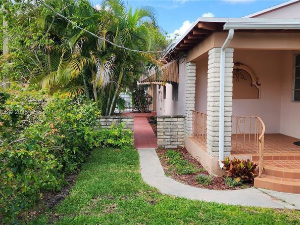 795 NW 42nd St, Miami FL 33127
