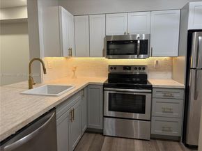 3001 N Oakland Forest Dr 104, Oakland Park FL 33309