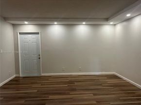 3001 N Oakland Forest Dr 104, Oakland Park FL 33309