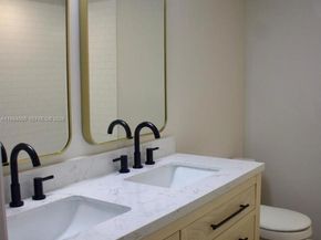 3001 N Oakland Forest Dr 104, Oakland Park FL 33309