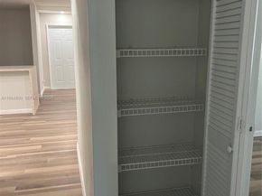 3001 N Oakland Forest Dr 104, Oakland Park FL 33309