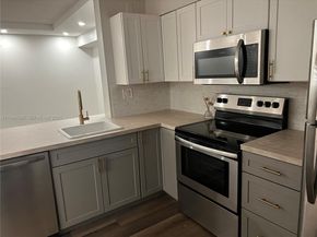 3001 N Oakland Forest Dr 104, Oakland Park FL 33309